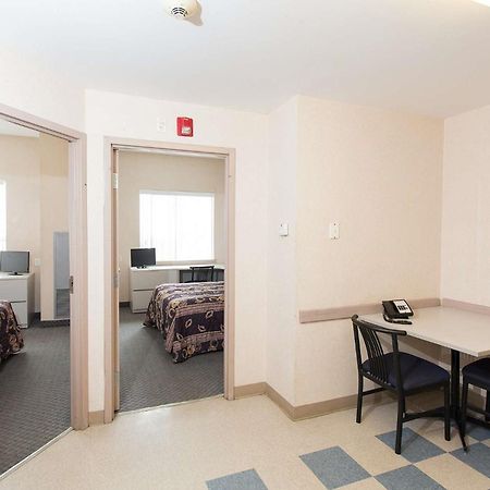 Residence & Conference Centre - Kitchener-Waterloo Екстериор снимка