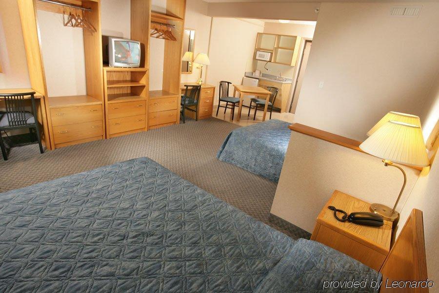 Residence & Conference Centre - Kitchener-Waterloo Екстериор снимка