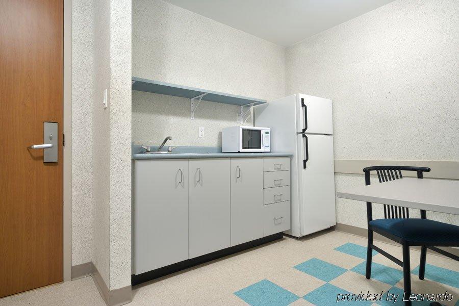 Residence & Conference Centre - Kitchener-Waterloo Екстериор снимка