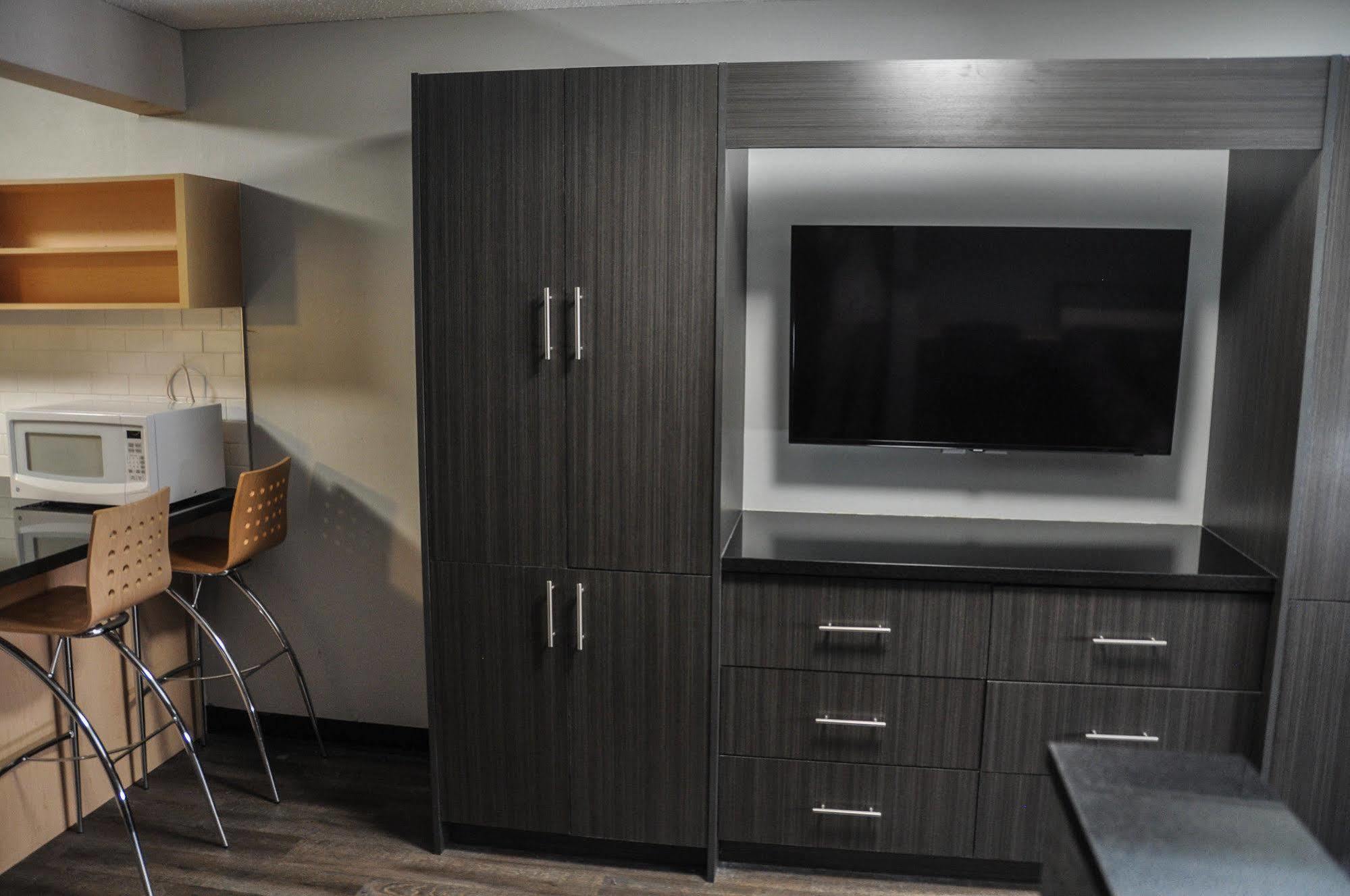 Residence & Conference Centre - Kitchener-Waterloo Екстериор снимка