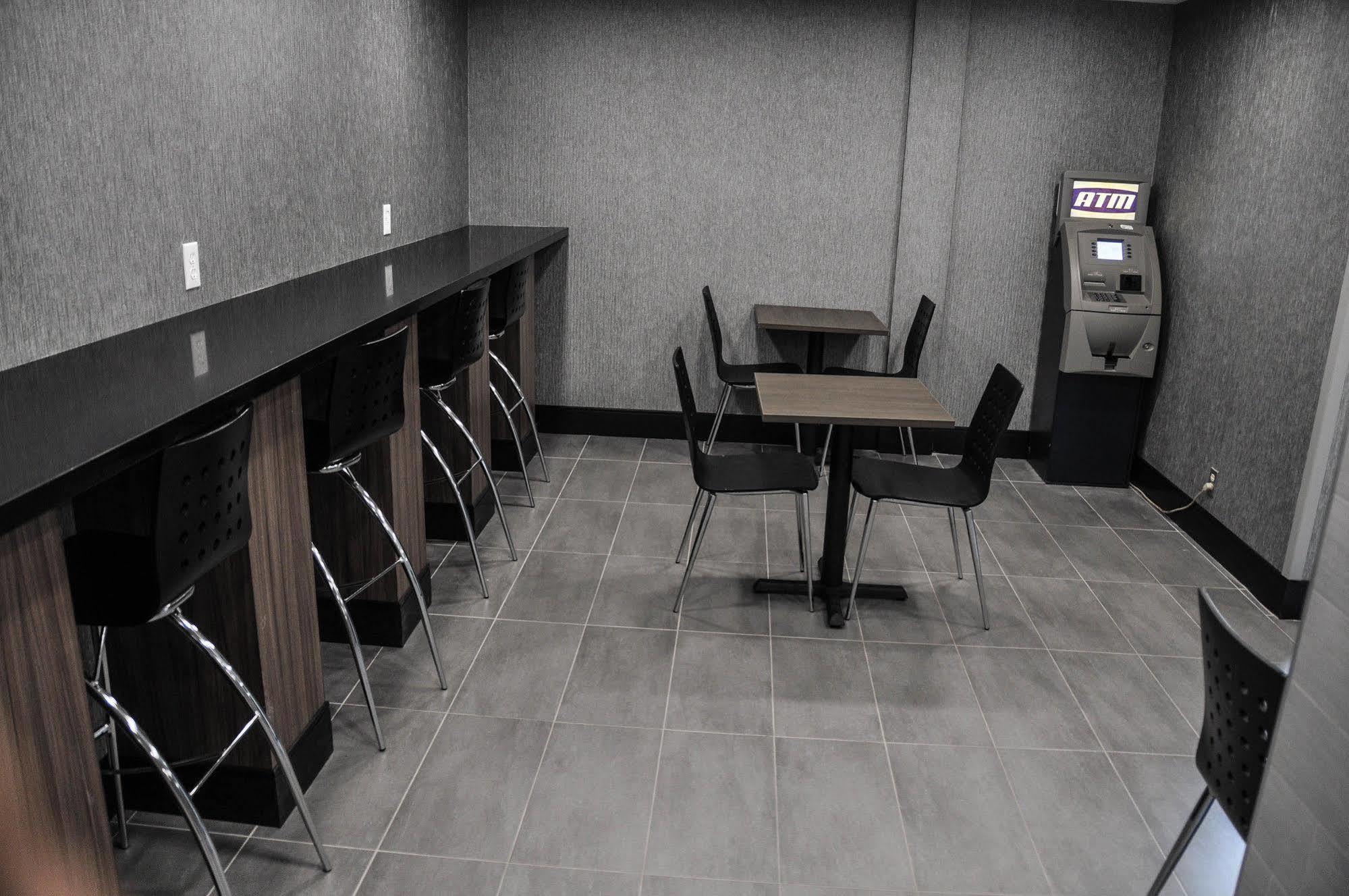 Residence & Conference Centre - Kitchener-Waterloo Екстериор снимка