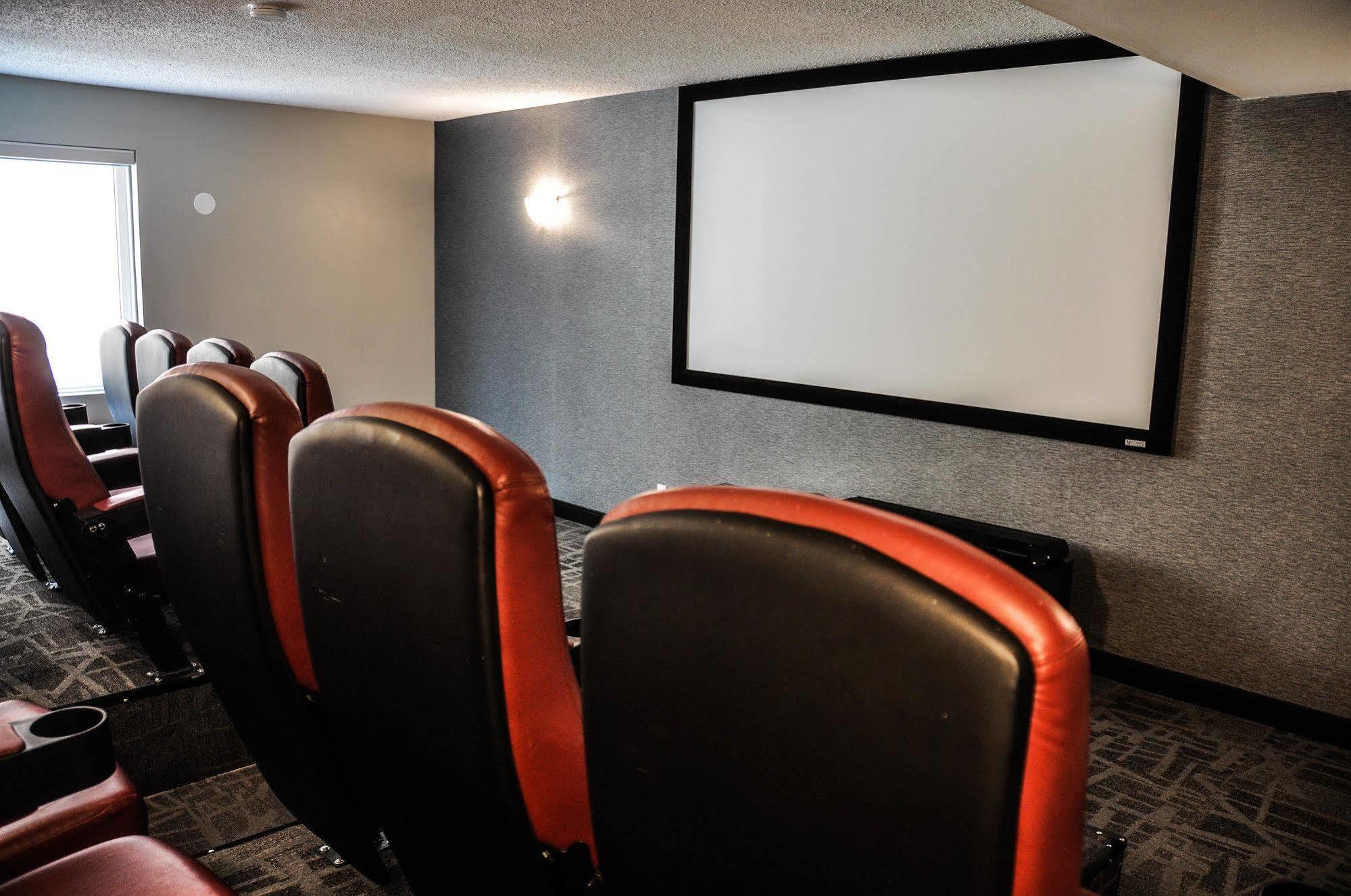 Residence & Conference Centre - Kitchener-Waterloo Екстериор снимка